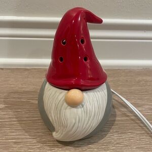 Scentsy | RETIRED Warmer | Gnome for the Holidays